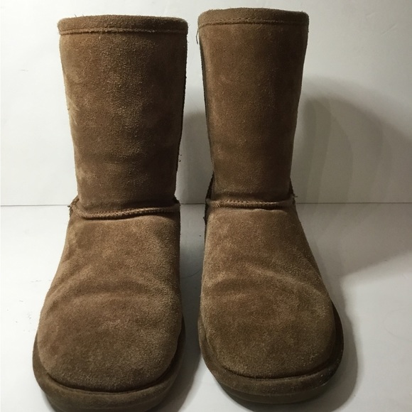 BearPaw Emma Short Suede Sheepskin Slip On Boots Size 9 EUC - Picture 2 of 8